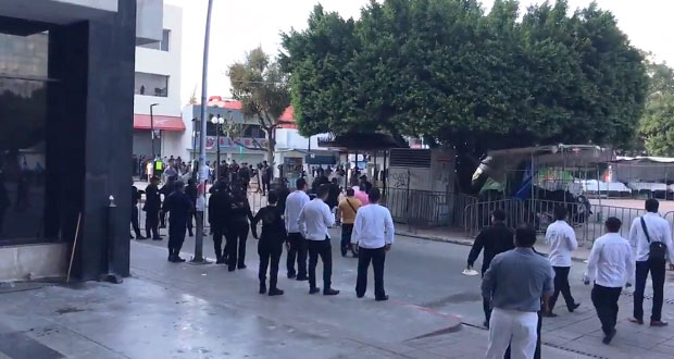 Último informe de Velasco causa protestas y trifulcas en Chiapas