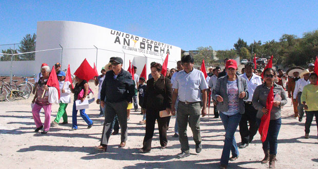 Amplían unidad deportiva en Huejonapan con área de juegos y cancha