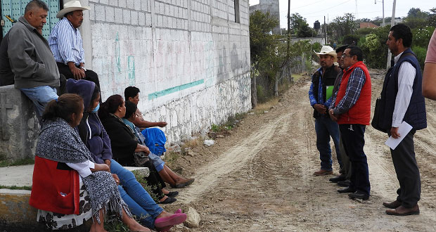Comuna de Ahuatempan inicia pavimentación con concreto hidráulico