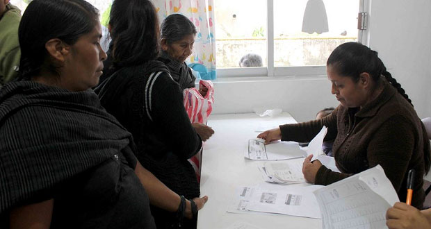 DIF de Huitzilan de Serdán otorga despensas a familias vulnerables