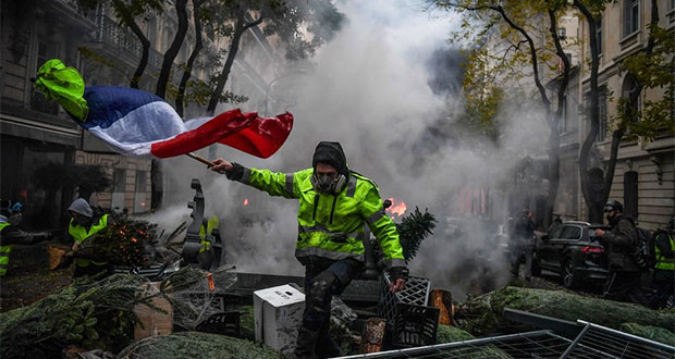 Pese a anular impuestos a gasolinas, Francia sigue con protestas