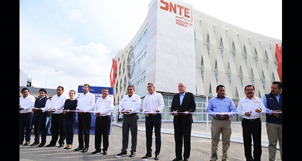 Gobierno estatal inaugura edificios para sección 32 y 51 del SNTE