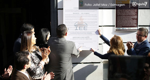 Sin la izquierda, IEE coloca bando que declara gobernadora a Martha Erika