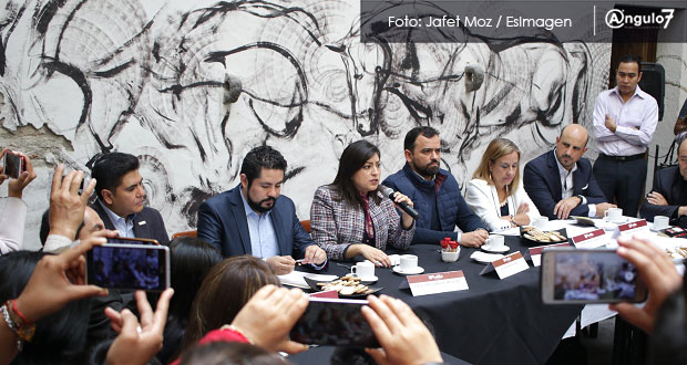 IP y Comuna de Puebla acuerdan prohibir a ambulantes vender piratería en CH