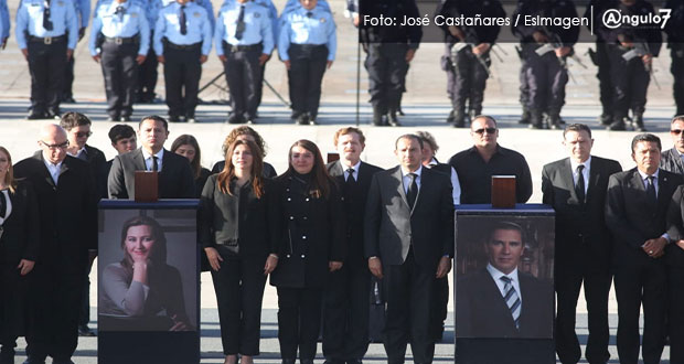 Claman justicia y abuchean a Olga Sánchez en homenaje a Martha Erika y RMV