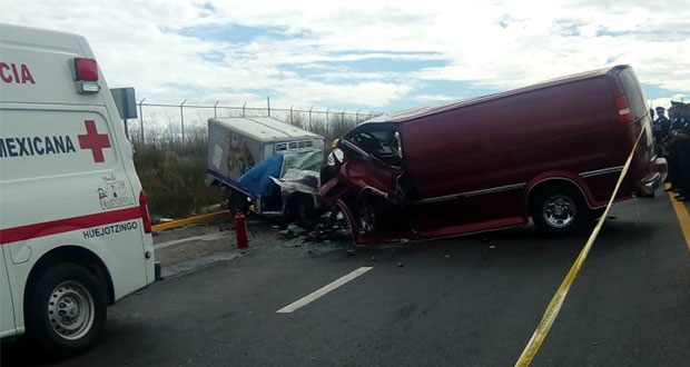 Aparatoso accidente entre dos camionetas deja un muerto