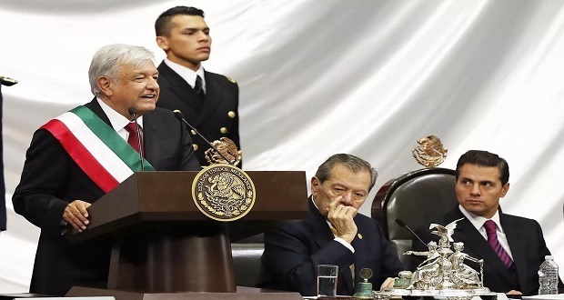 Tras investidura, AMLO reitera compromisos y advierte cambios
