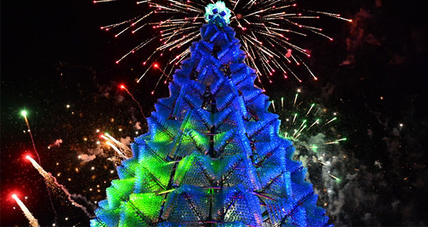 Árbol de Navidad hecho de PET gana récord Guinness en Aguascalientes