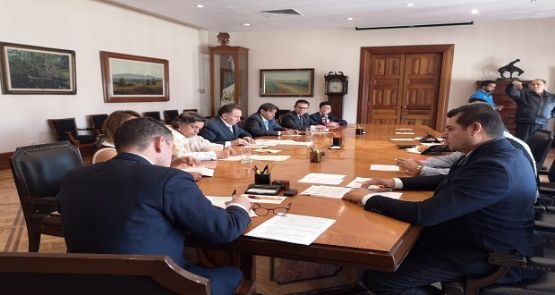 Senadores y SHCP analizan medidas contra emisión de facturas falsas