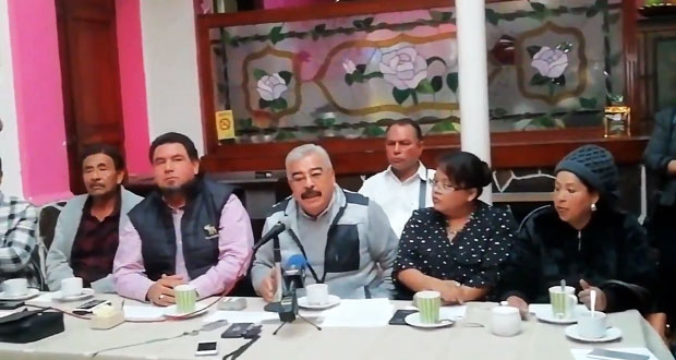 Comerciantes informales de Puebla exigen destitución de Ana Dixon