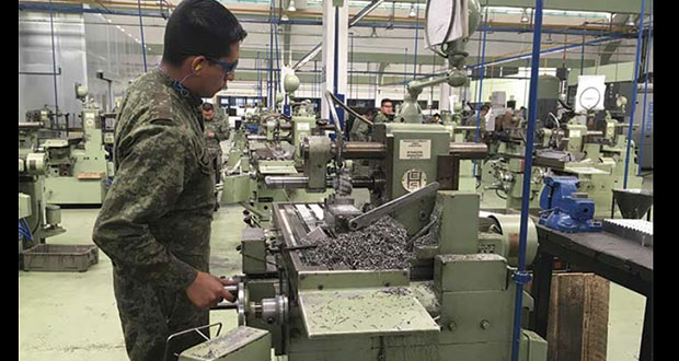 Sedena traslada fábrica de armas de Santa Fe a Puebla, anuncia AMLO