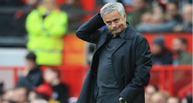 Manchester United despide a Mourinho como director ténico