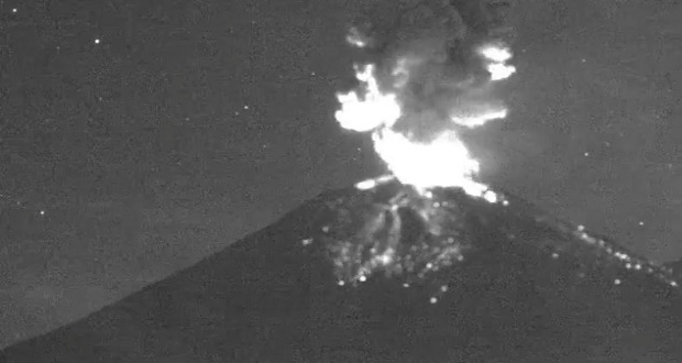 Popocatépetl registra erupción con columna de humo de mil metros