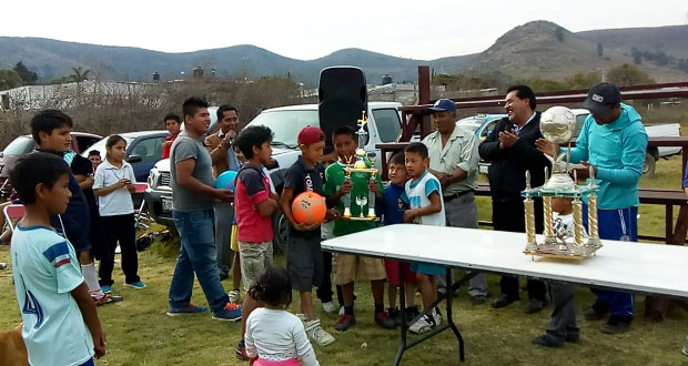 Antorcha realiza torneo relámpago de futbol juvenil en Ocoyucan