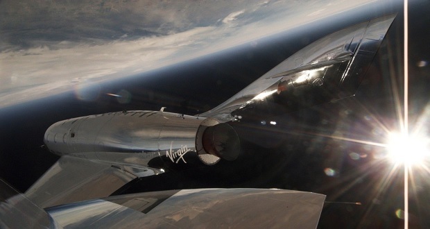 Virgin Galactic llega en vuelo comercial por primera vez al espacio