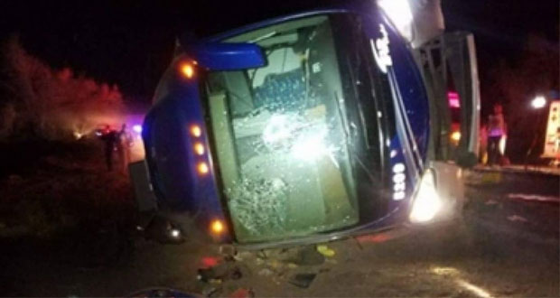 Volcadura de autobús en León, Guanajuato deja nueve muertos