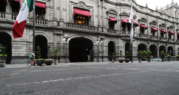 Retiran plantón del zócalo por vender artículos sin permiso: Comuna
