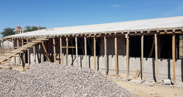 Construyen aulas y sanitarios para bachillerato en Petlalcingo