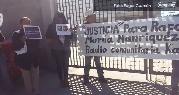 En FGR de Puebla, exigen justica por asesinato de periodista en BCS
