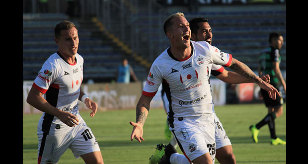 Lobos BUAP debuta con triunfo de 2-0 sobre Santos