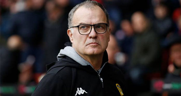 Marcelo Bielsa, técnico del Leeds, acepta espiar a equipos rivales