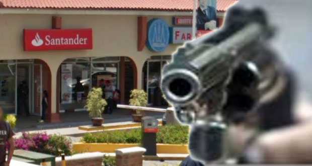 Roban más de 1 millón de pesos a cuentahabientes en plaza Tolín