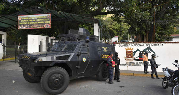 Detienen a supuestos militares venezolanos por desconocer a Maduro
