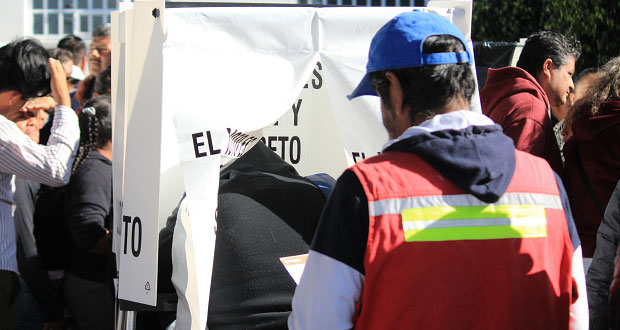 Reportan larga espera y listas nominales incompletas en Momoxpan