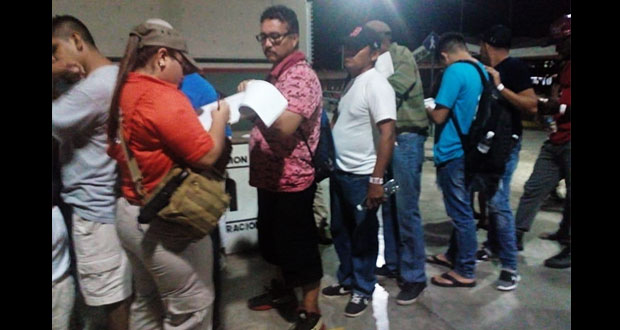 En largas filas, han pedido entrar a México 2,835 centroamericanos