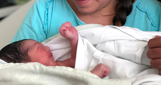 La primera bebé de 2019 en Puebla nació en el IMSS La Margarita
