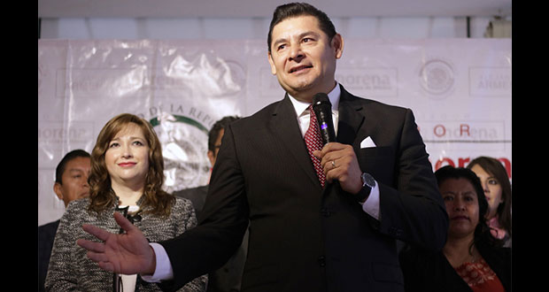 Senadores salen a apoyar aspiración de Armenta a gubernatura