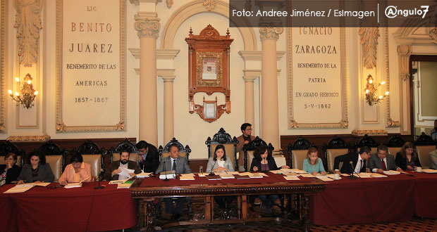 Ante Cabildo, funcionarios de Comuna deberán justificar beneficios de viajes