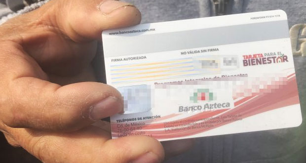 Banco Azteca emitirá tarjetas de programas sociales de AMLO, revelan