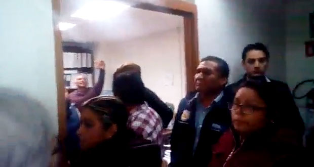 Sindicalizados exigen destitución de líder y acusan agresiones