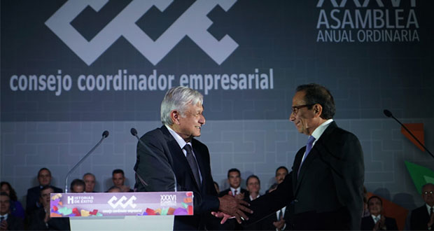 AMLO toma protesta a nuevo líder del CCE; acuerdan apoyo a inversión