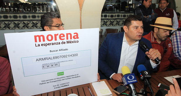 Alejandro Armenta reta a contrincantes a mostrar afiliación a Morena