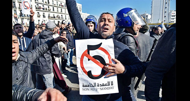 ¿Por qué se están manifestando en Argelia?