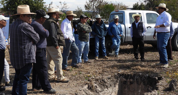 Comuna de Ahuatempan capacita para aumentar producción de maíz