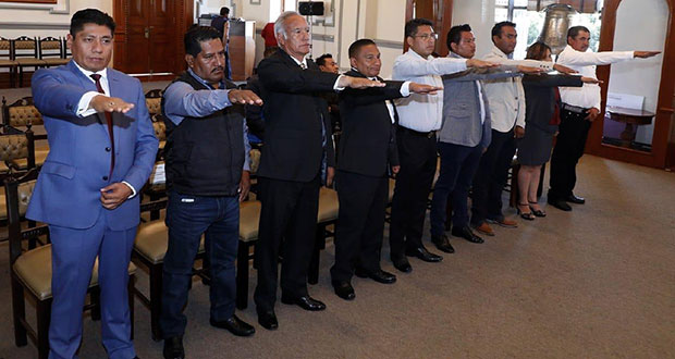 Ediles de 9 juntas auxiliares rinden protesta; “saben conciliar”, señala Rivera