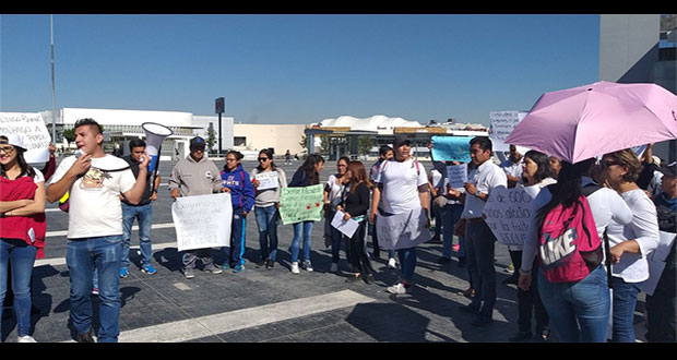 En CIS, padres de familia exigen pagar sueldo a maestros de Cendis
