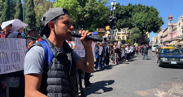Fnerrr realiza cadena humana en apoyo a estudiantes de Tlaxcala