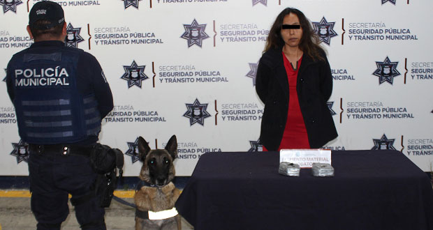 Detienen a mujer con 850 gramos de posible cocaína en la CAPU