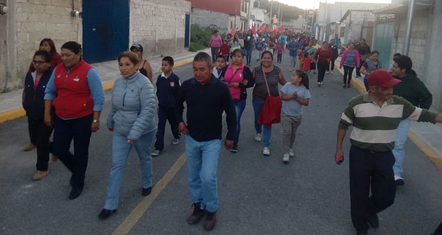 Inauguran pavimentación de calle en colonia Lomas Flor del Bosque