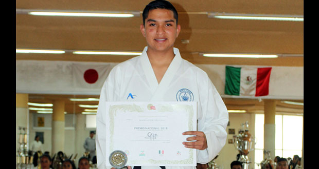 Alumno de BUAP participará en campeonato centroamericano de karate