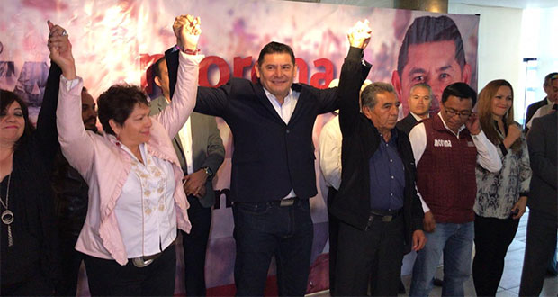 Tras quedar fuera, Quiroz respalda a Armenta como candidato