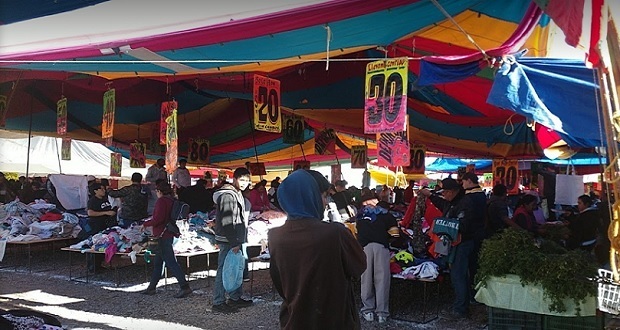 Desconocen procedencia de ropa vendida en tianguis de San Isidro - Ángulo 7