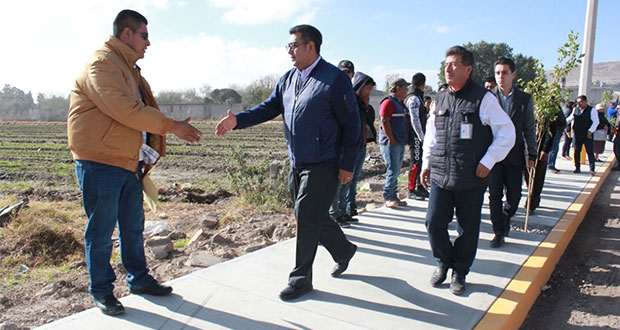 En Tepeaca, concluye construcción de guarniciones y banquetas