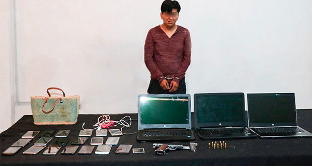 Detienen a presunto asaltante con 19 celulares en Puebla capital