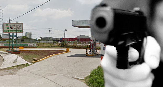 Roban efectivo y unidad de ruta S-19 en gasera de Coronango