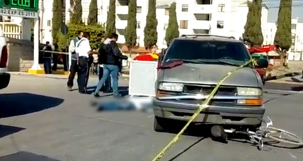 Ciclista muere atropellado por camioneta en Bosques de San Sebastián. Foto: Twitter / @JCarlos_Valerio